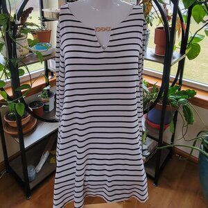 Dana Buchman Tunic B/W Striped Medium crescent hem classic embellished 3/4 slvs